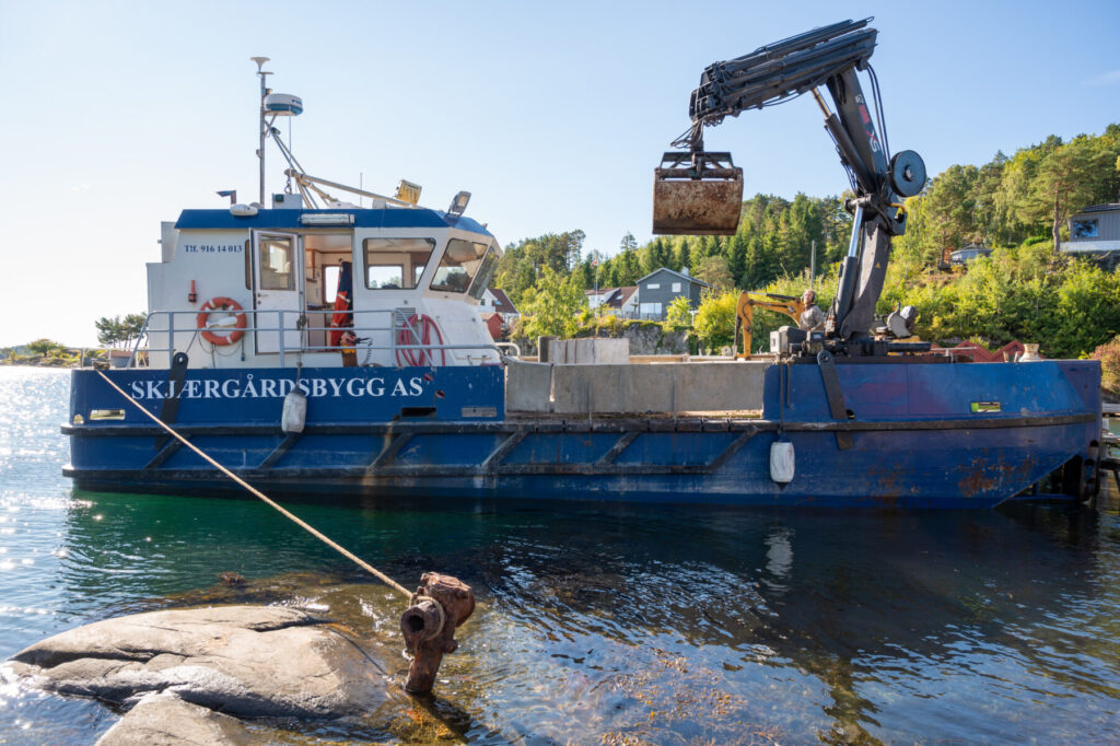 Bilde viser båten til Skjærgårdsbygg AS